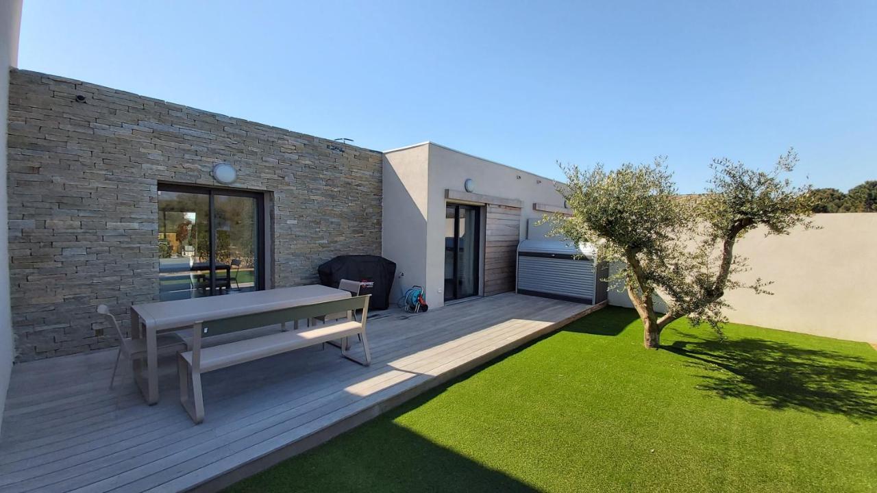Villa Home Holiday A Cala Rossa Lecci Exterior foto